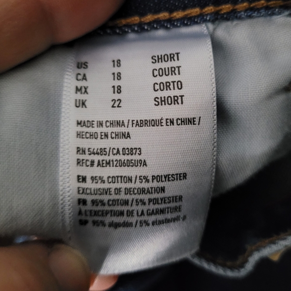 AMERICAN EAGLE | Mom high waist crop short jeans - Picture 8 of 9